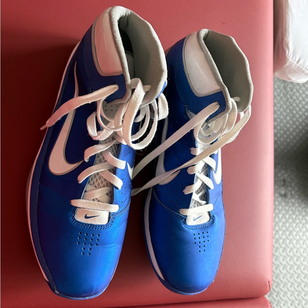Used Men’s 2010 Nike Air Max Hyped — Metallic Blue — Size 12